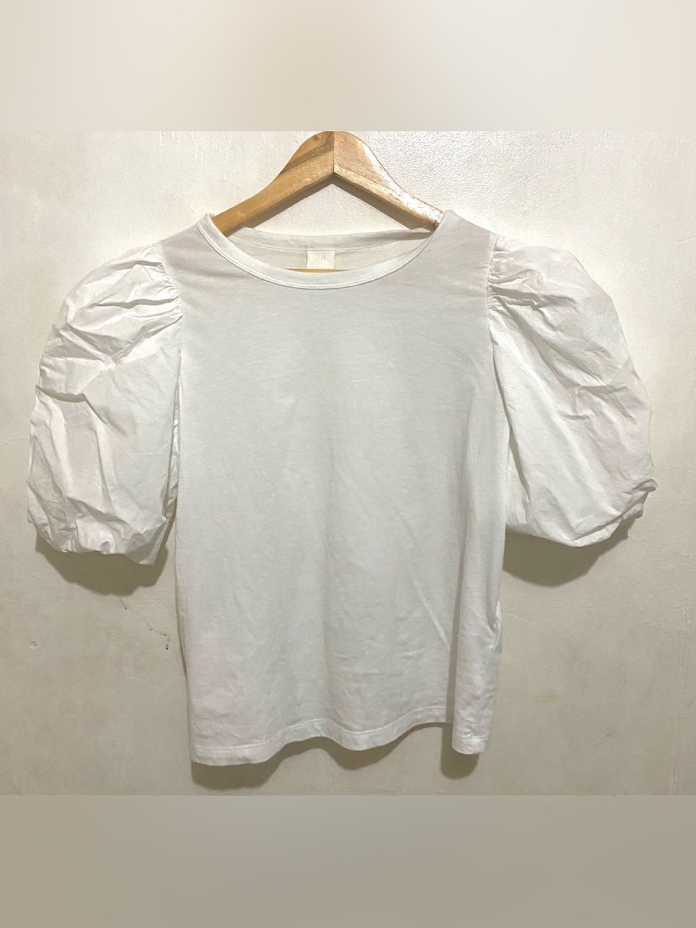 H&M Women’s White Puff Sleeve Top